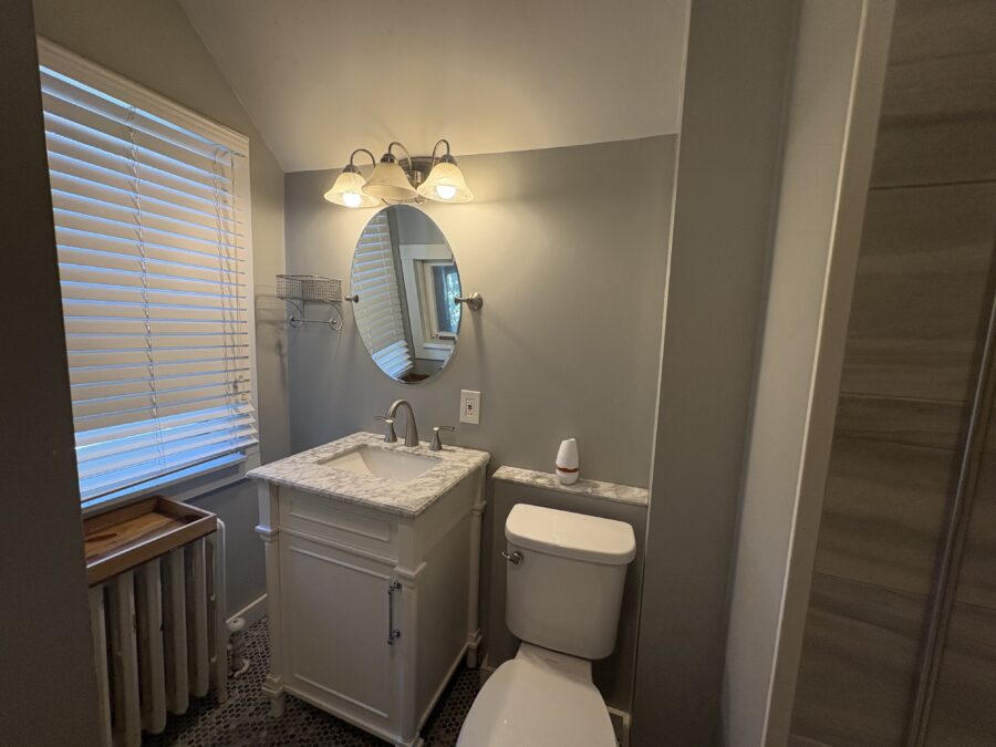 Keebler upstair bath
