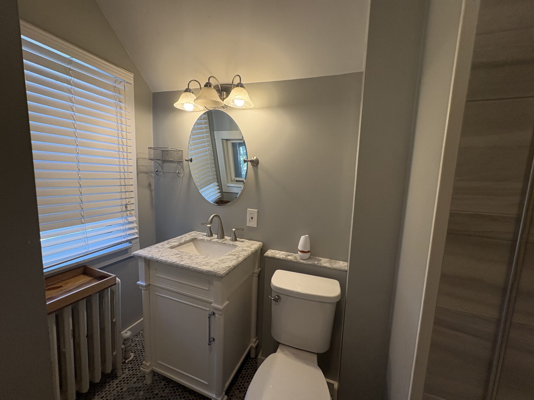 Keebler upstair bath